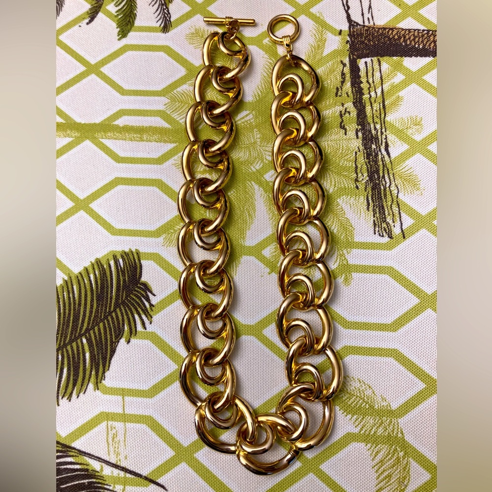 1980s Vintage Chunky gold statement necklace for toggle clasp